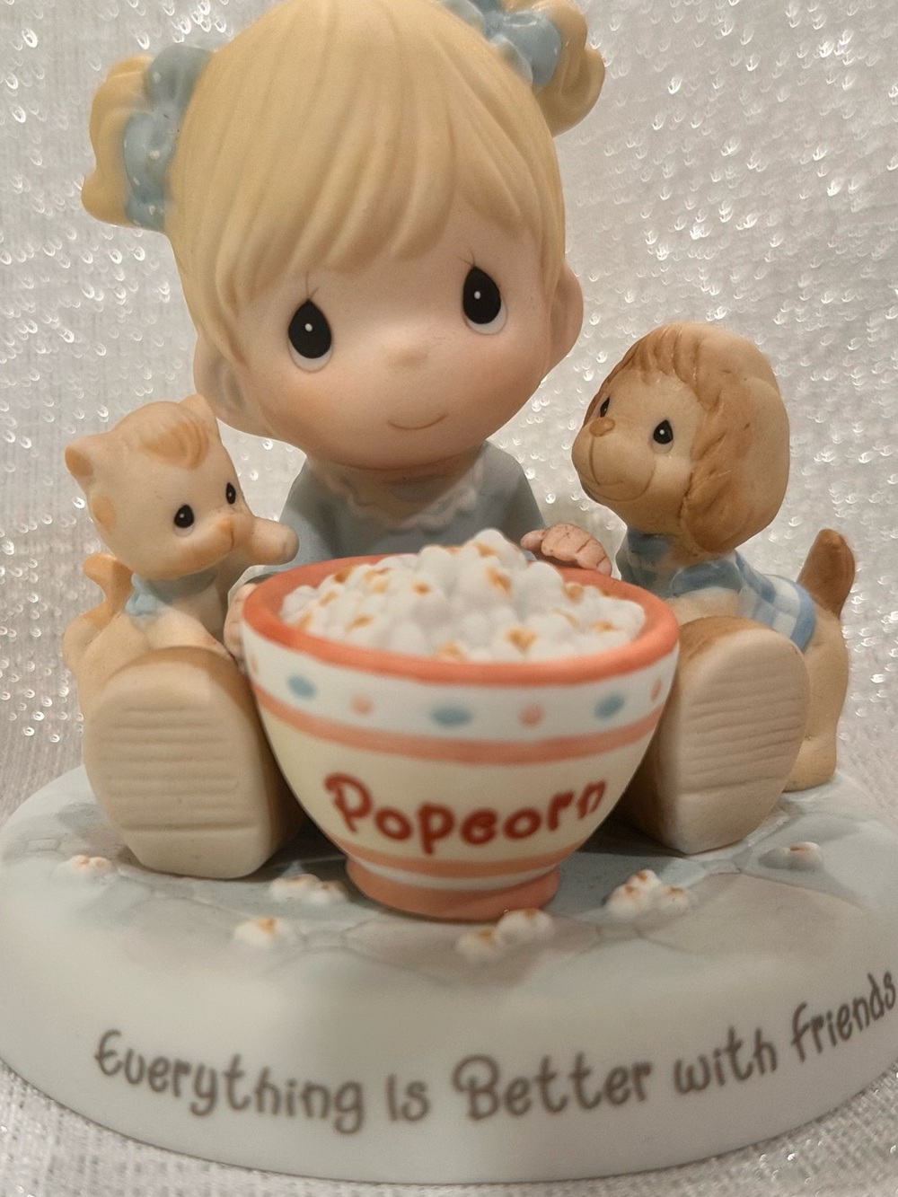 Precious Moments figure “Everything Is Better With Friends” 2010